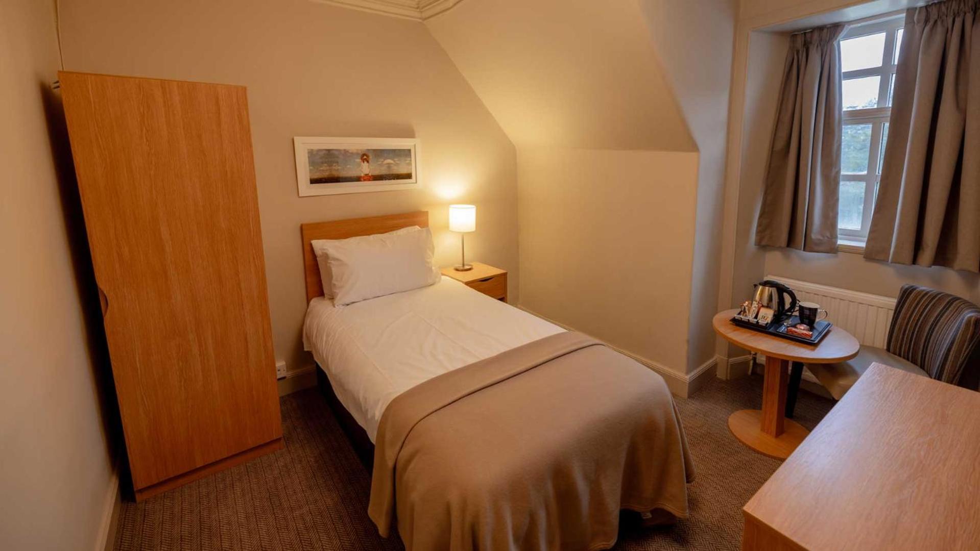Hotel The 3*